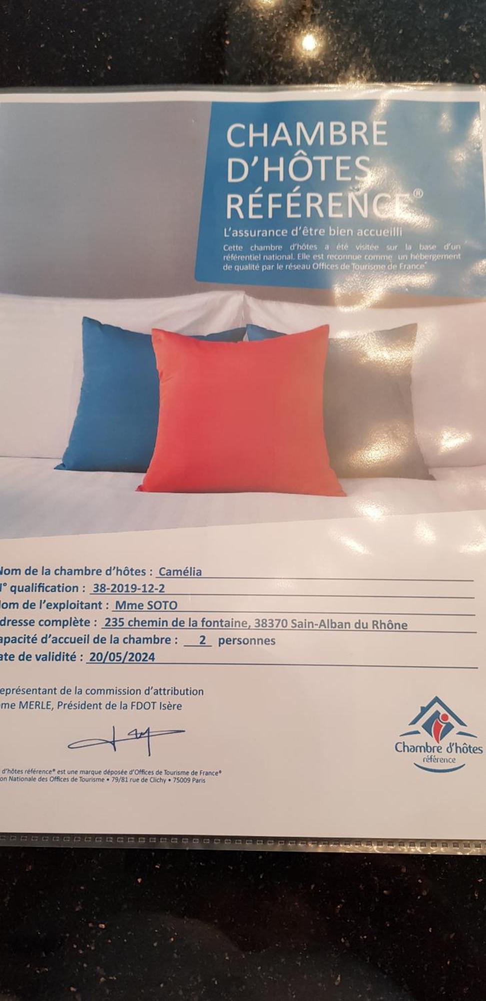 L'Ecrin De Vert Saint-Alban-du-Rhone Room photo
